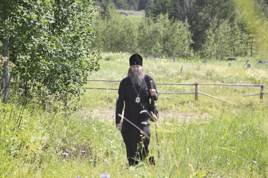 человек боится церкви. преп варсонофий оптинский. человек боится церкви. девочка причастие. владыка марк рязанский и михайловский.